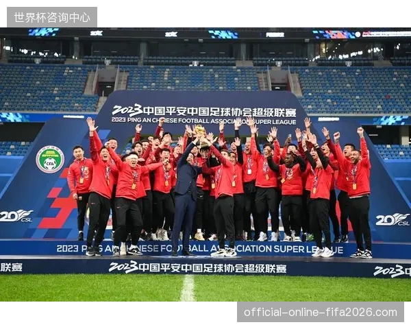 卫冕冠军上海海港半程仅积12分位列第13位,球队进攻体系运转不畅 卫冕冠军上海海港半程仅积12分位列第13位,球队进攻体系运转不畅